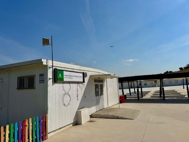 Fachada del CEIP Nuestra Señora de los Remedios de Cártama, colegio ganador de la campaña de recogida de textil y calzado usados