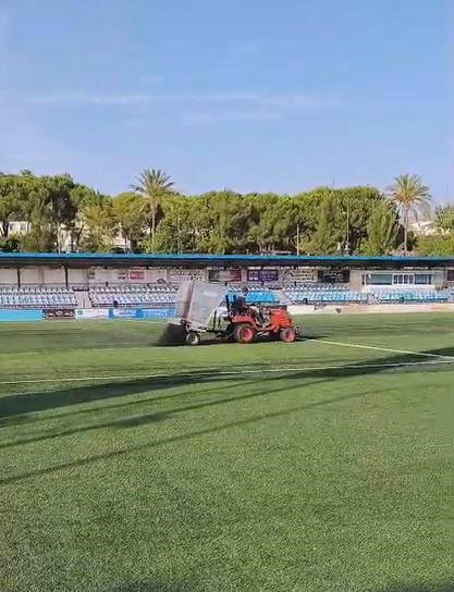Campo de fútbol de Los Manantiales de Alhaurín de la Torre tras las mejoras de mantenimiento de julio de 2026