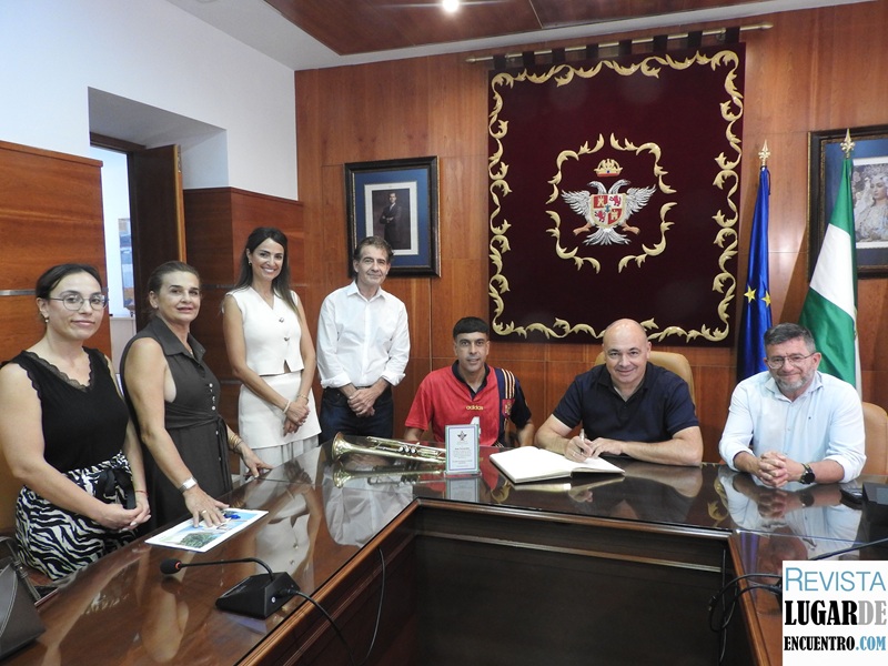 Recibimiento institucional a Sete Fernández en el Ayuntamiento de Alhaurín el Grande tras el Mundial 2026