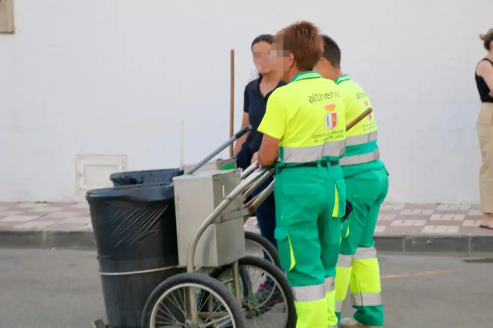 Operarios del servicio de limpieza municipal de Cártama
