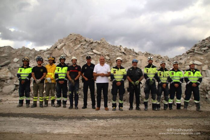Perros del grupo GERCCMA durante el simulacro de rescate en Alhaurín el Grande el 5 de octubre de 2026