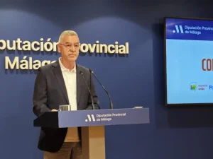 La carretera A-343 que une Álora con Antequera, en uno de sus tramos más deteriorados